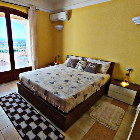 Sun Lovers Home Is Molas Pula Extérieur photo